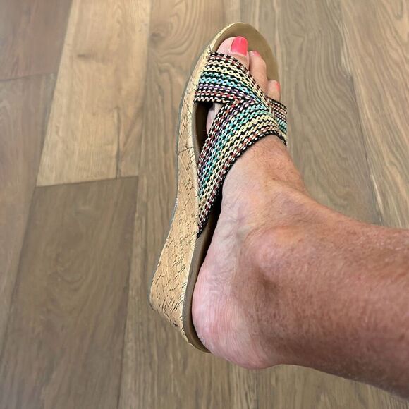 Sketchers Cork Wedge Slides Size 9 - Picture 11 of 12